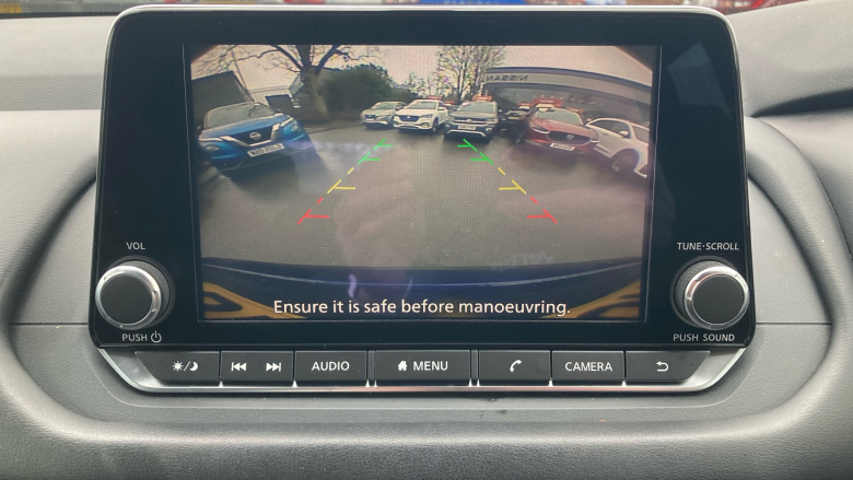 Nissan Qashqai 1.3 DiG-T MH Acenta Premium 5dr Petrol Hatchback